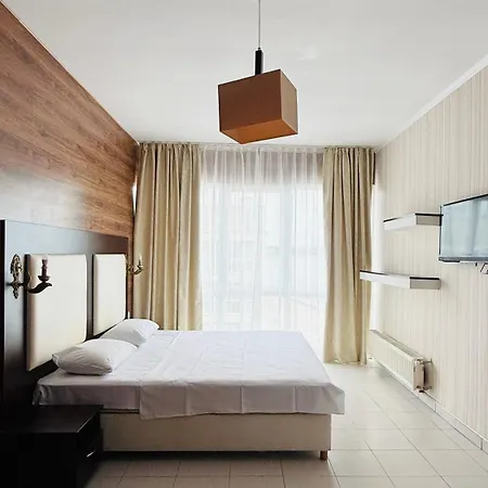 у моря Chester Hotel