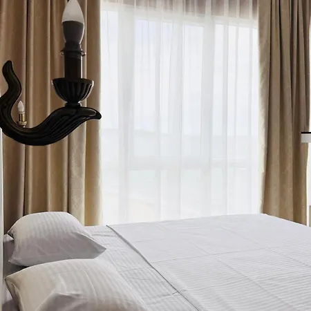 у моря Chester Hotel 3*